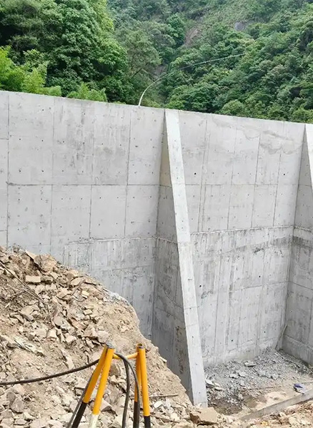 盐城滨海县重力式挡土墙